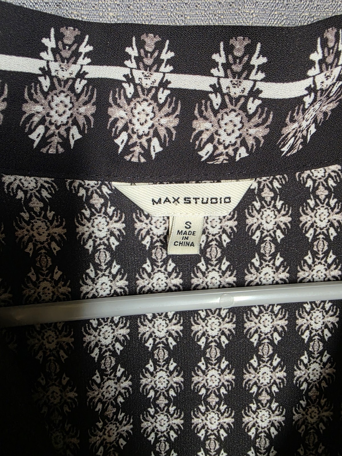 Max Studio Women’s Black White Geometric V-Neck 3/4 Sleeve Pullover Blouse S