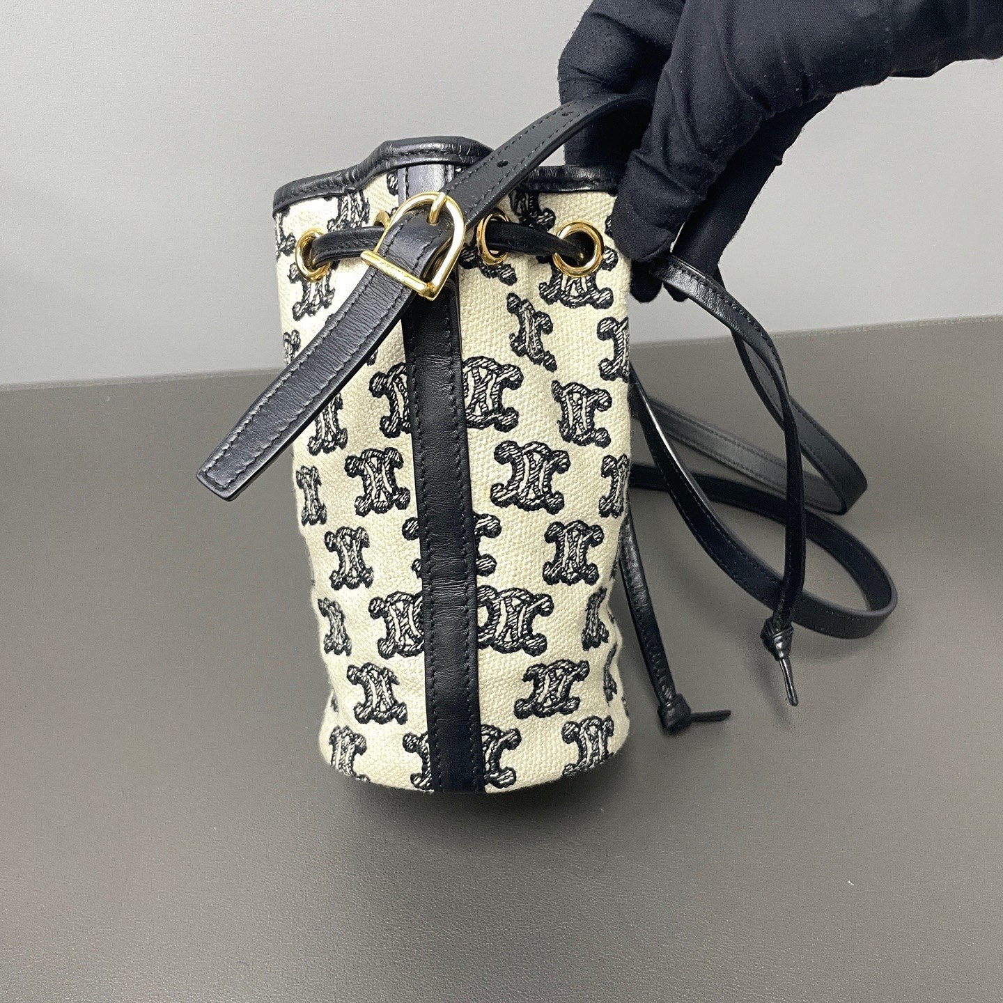 Celine Pre-Owned Authentic Bucket Bag Black 9*16.5 Free Tracked Shipping