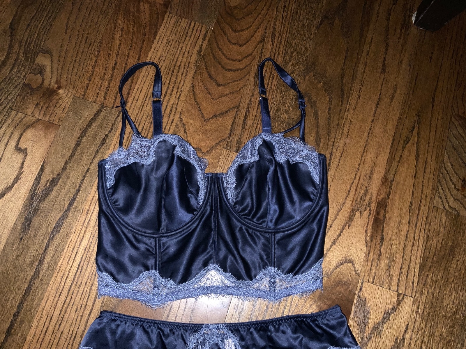 New Victoria’s Secret Bra 34DDD Panty Set deep blue large Satin Romper lace Goth