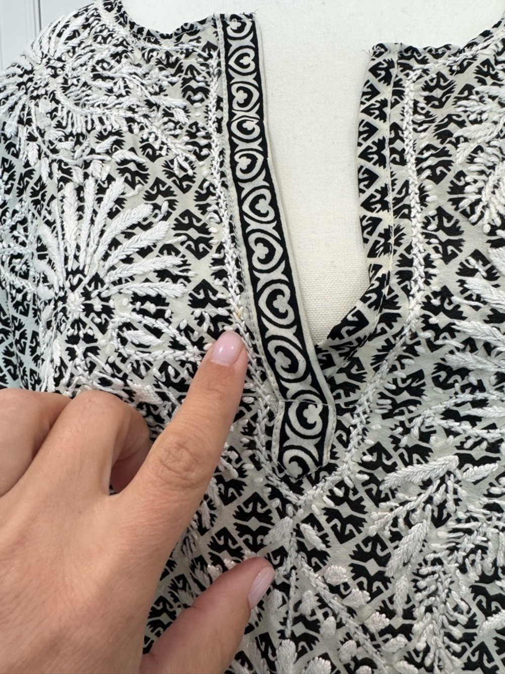 🖤 Gretchen Scott Black & White Tunic 🤍 | Geometric Embroidered Top Size S