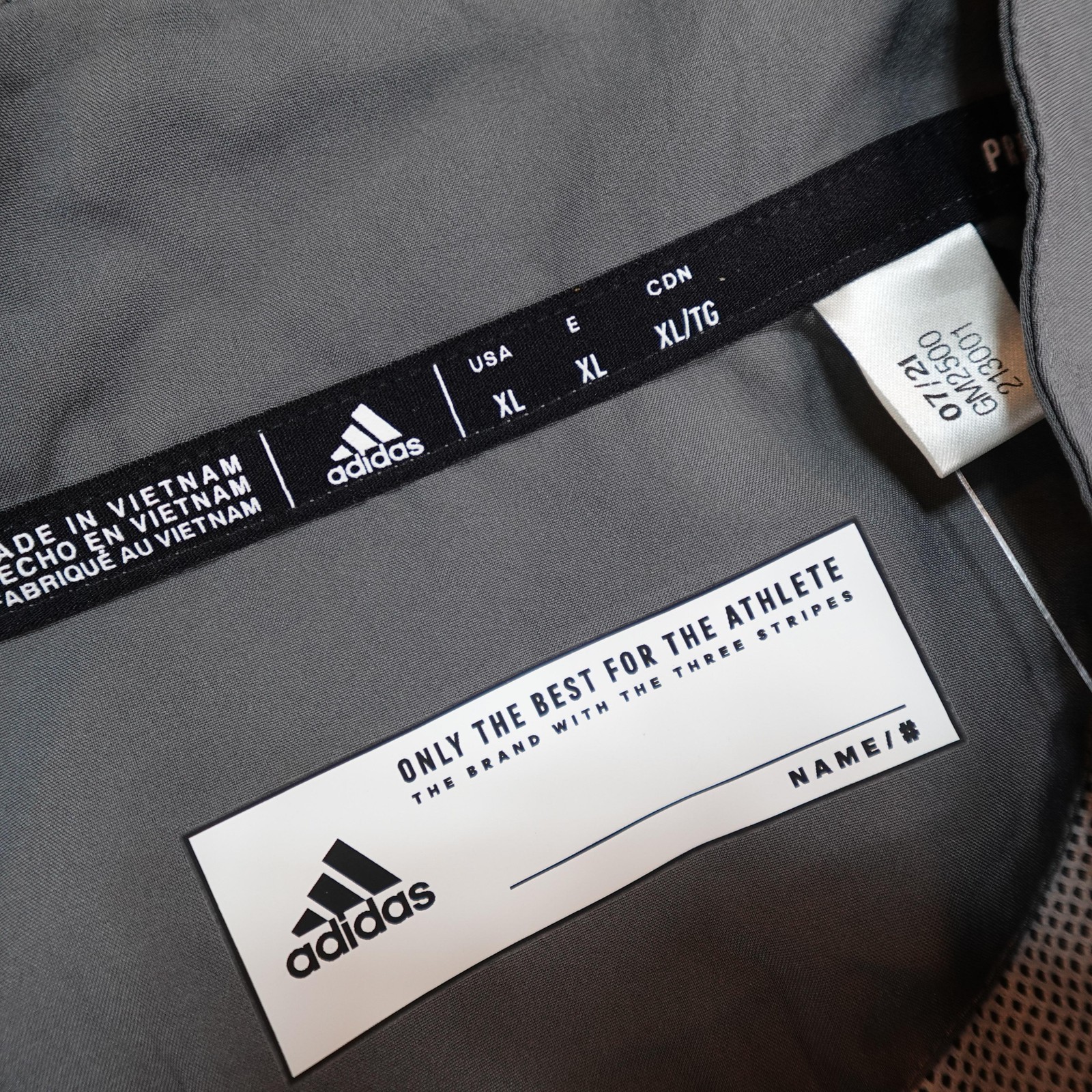 Adidas Jacket Mens XL Grey 1/4 Zip Woven Pullover Wind Shirt Batting AEROREADY