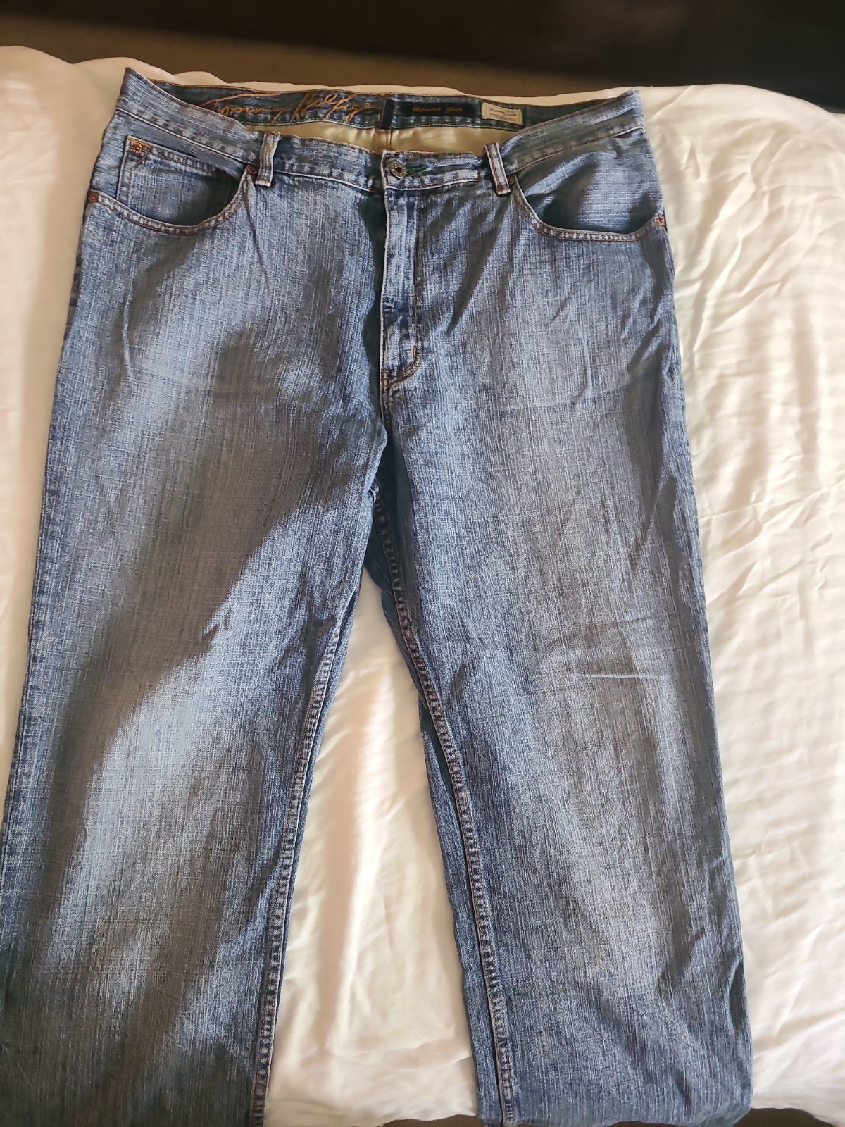 Tommy Hilfiger Mens Relaxed Fit Light Wash Blue Denim Jeans 38×30 Vintage