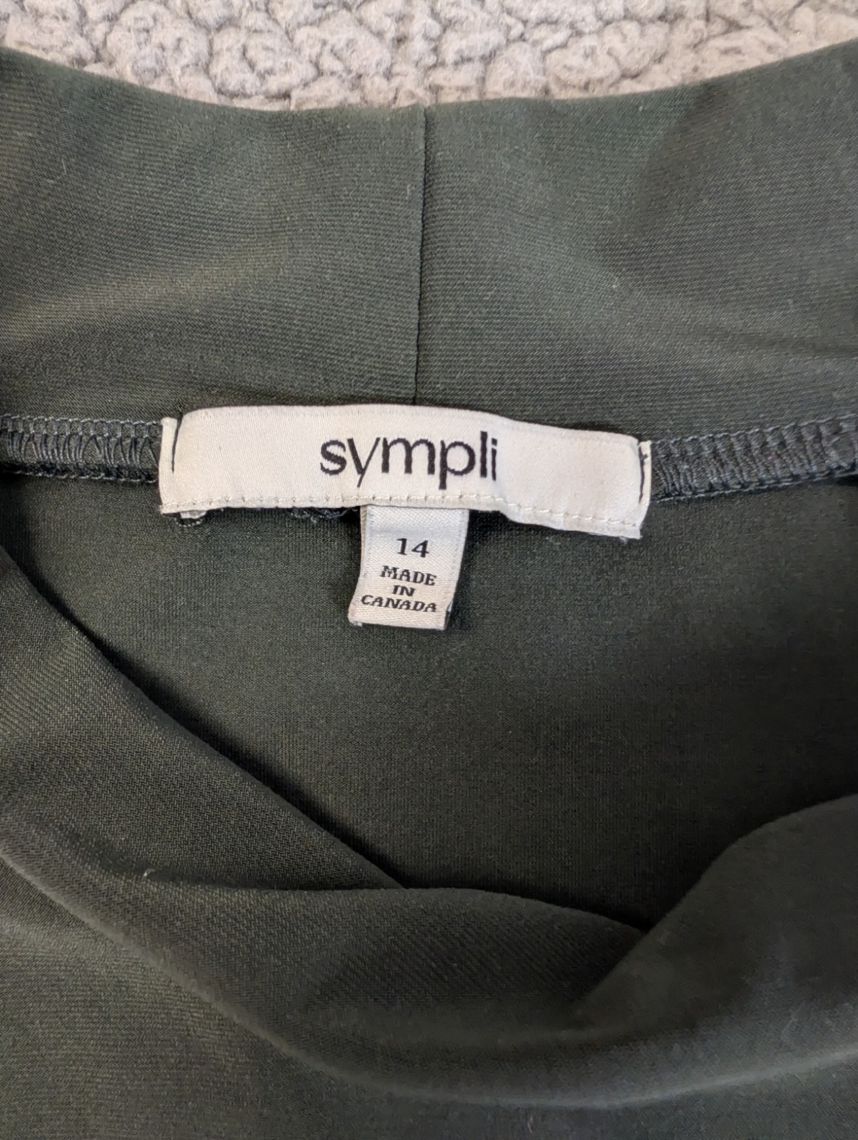 Sympli Go To High Neck Sleeveless Tunic Green Size 14 Made in Canada Lagenlook