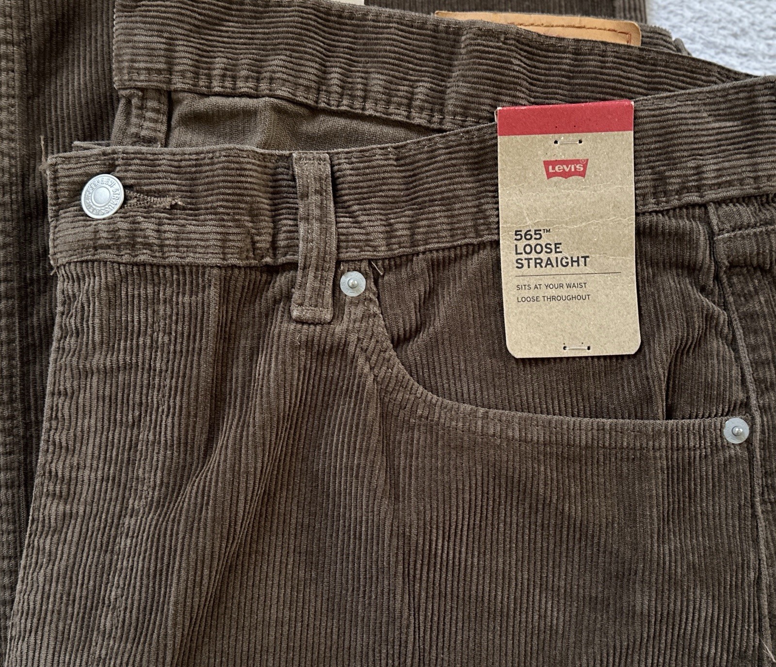 Levi’s Men’s 565 Loose Straight Corduroy Pants