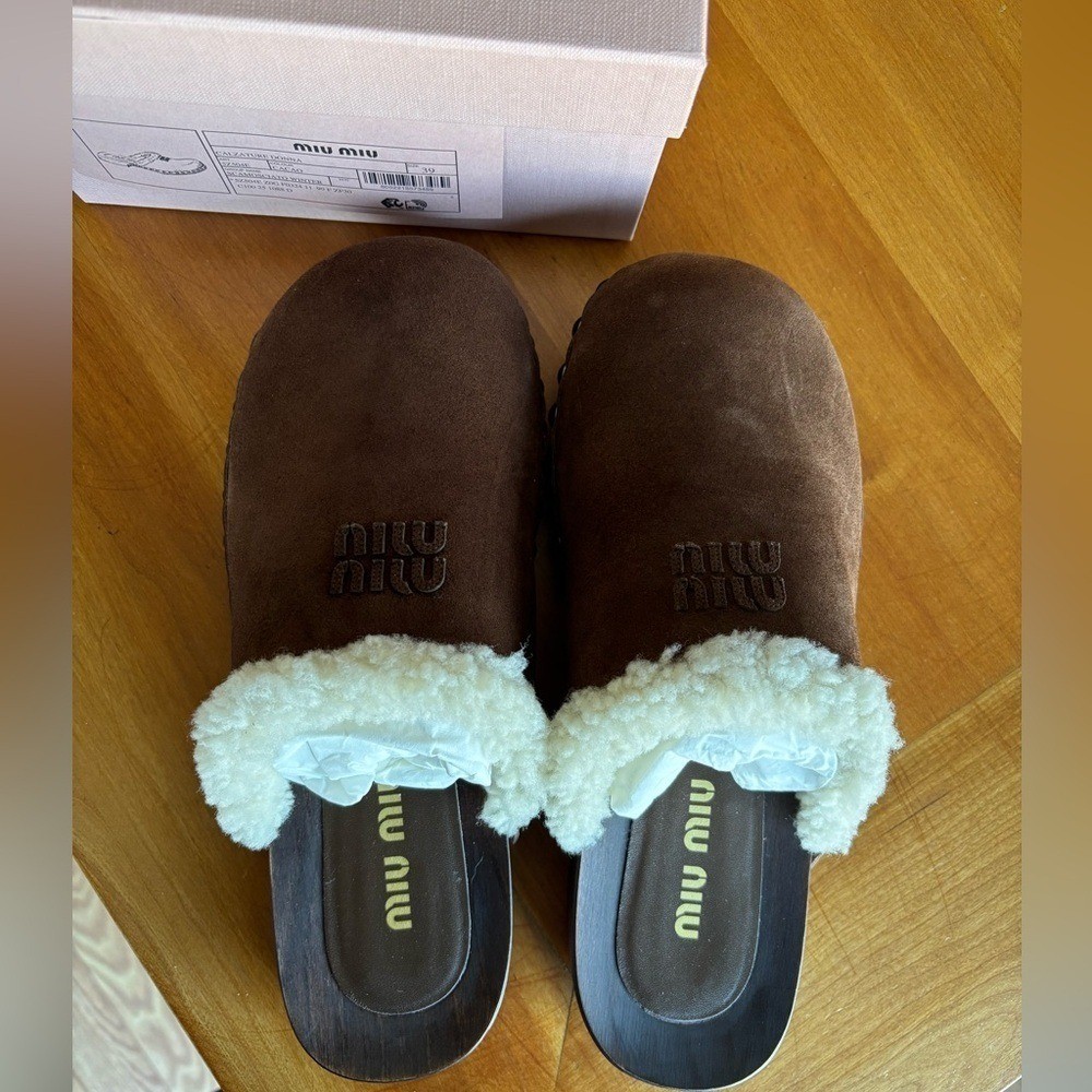 NEW Miu Miu Women’s Cocoa Brown Suede Clogs Italian size 39