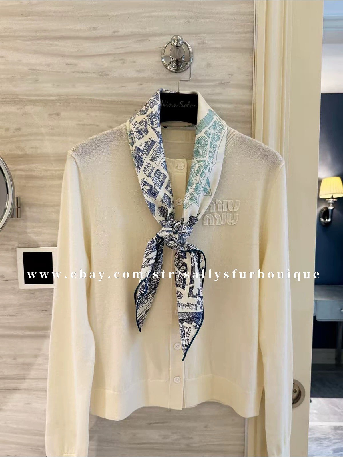 Sallys 18 Momme Twill Silk Horse City Print Wrap Scarf Double Face Shawl 35″
