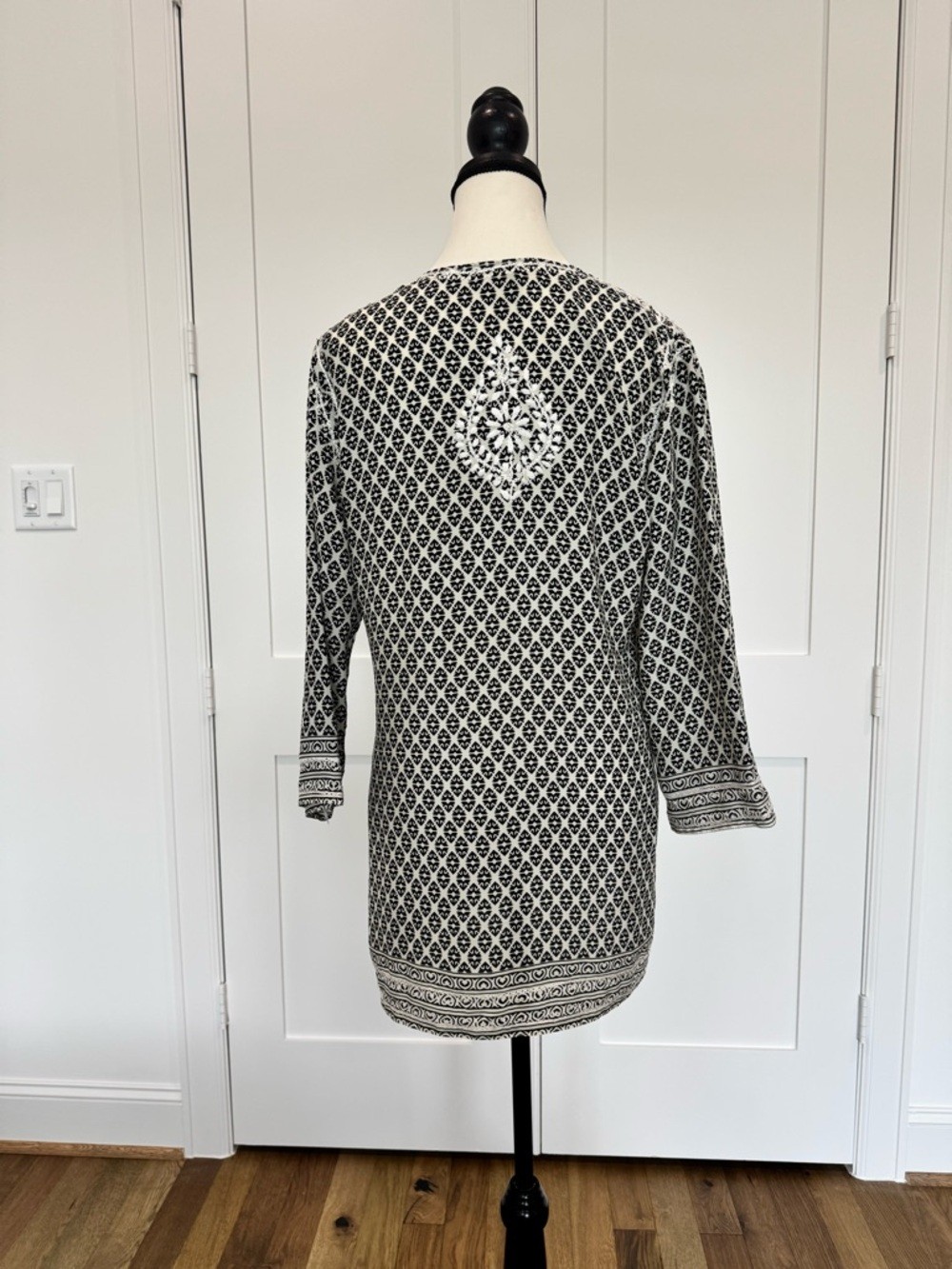 🖤 Gretchen Scott Black & White Tunic 🤍 | Geometric Embroidered Top Size S