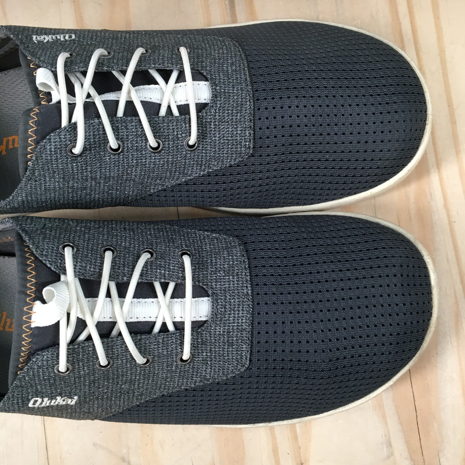 OluKai Shoes Mens 9.5 Black Nohea Moku Casual Sneakers Mesh Lace Up Low Top