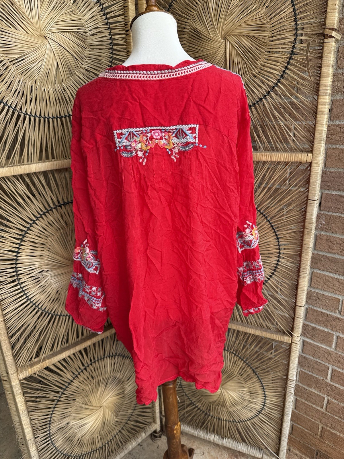 Johnny Was Red 100% Cupra Rayon Colorful Floral Graphic Embroidered Tunic 3x