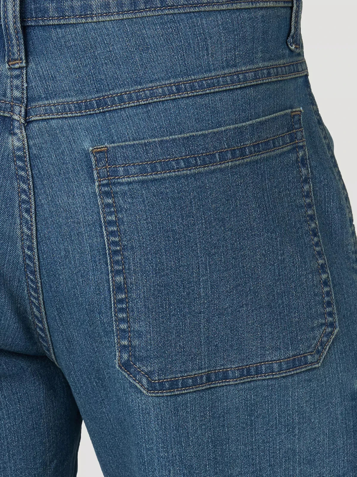 Wrangler® Men’s Five Star Premium Denim Cargo Shorts Size 38 inseam 10″