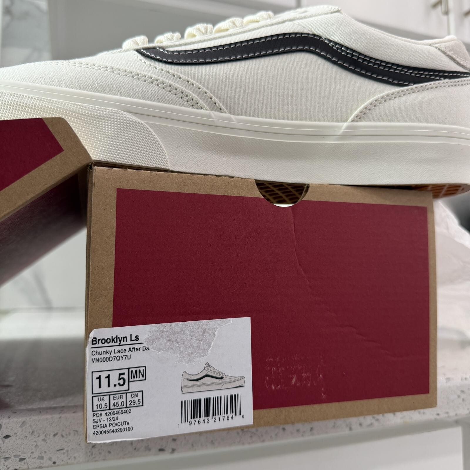 Vans Brooklyn LS Vintage White Black Side Stripe Low Top Sneakers Men’s 11.5 NWT