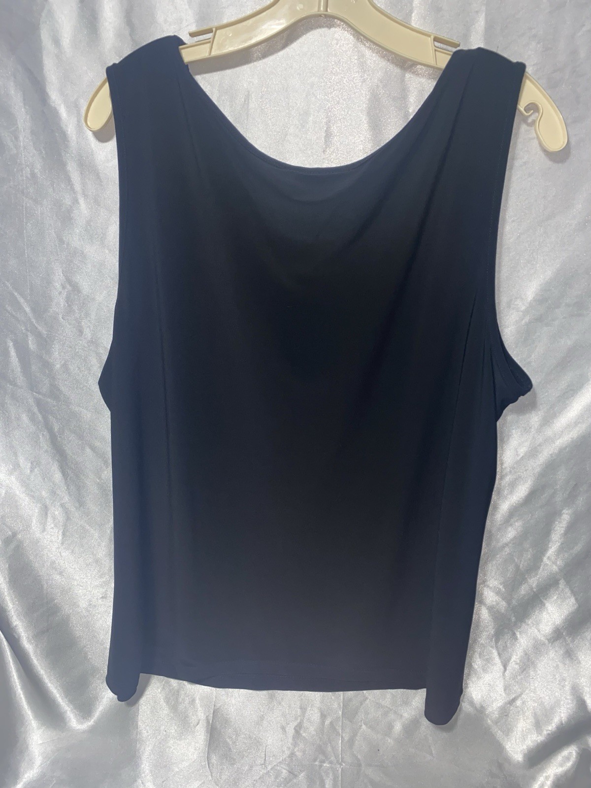 Avenue Sleeveless Woman’s Top 18/20 With Lace