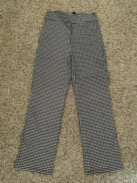 Women’s FOREVER 21 Black & White Checkered Crop Pants, size small
