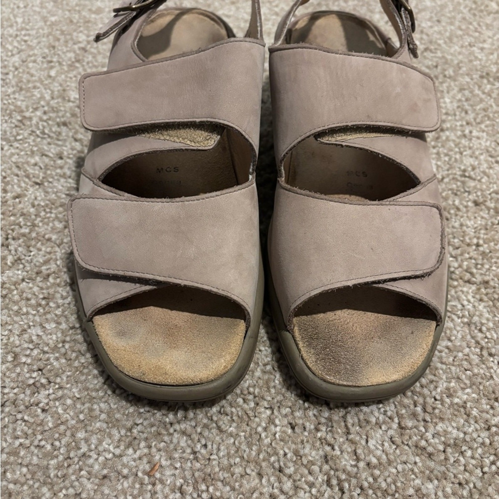 Theresia M. Beige Strappy Comfort Sandals Size 5