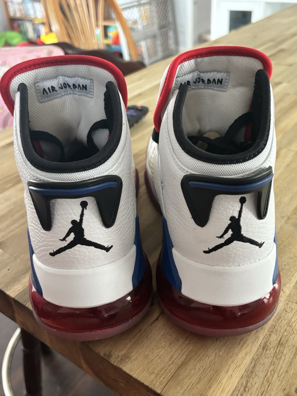 Jordan Mars 270 Paris Game 2020 CD7070-104 White/Black/University Red