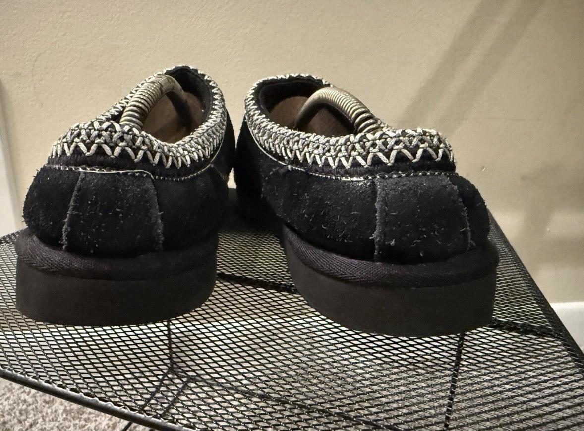 Ugg Tasmin Slippers Black Suede Mens 7.5 Womens 9 runs LARGE Stretched Broken In