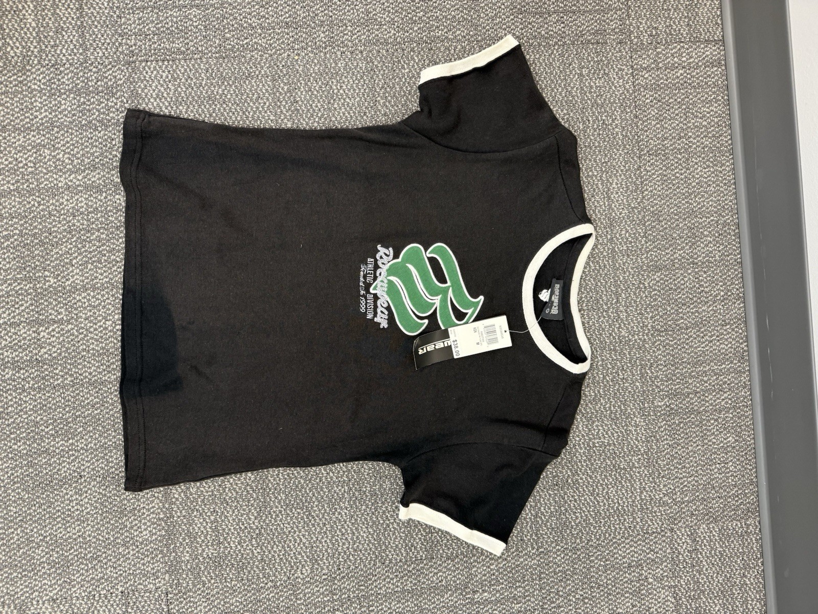 Rocawear Juniors Large Black With Green Hip Hop Casual Short SleeveMRSP$ 38.00