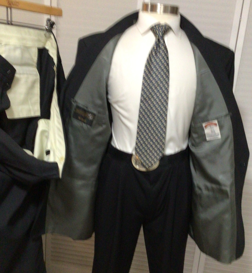 VINTAGE CRICKETEER MENS CHARCOAL GRAY 2 PIECE SUIT SIZE: 48 PANTS 42×28