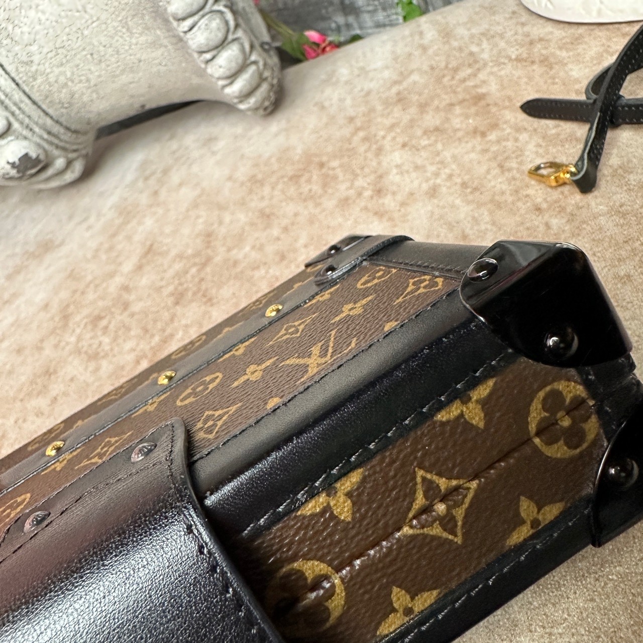Louis Vuitton Pre-Owned Authentic Box Clutch Monogram Free Tracked Shipping