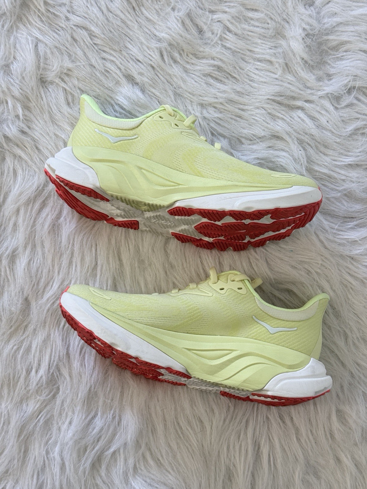 Hoka Arahi 8 Sunlight Neon Yuzu Women Size 6.5
