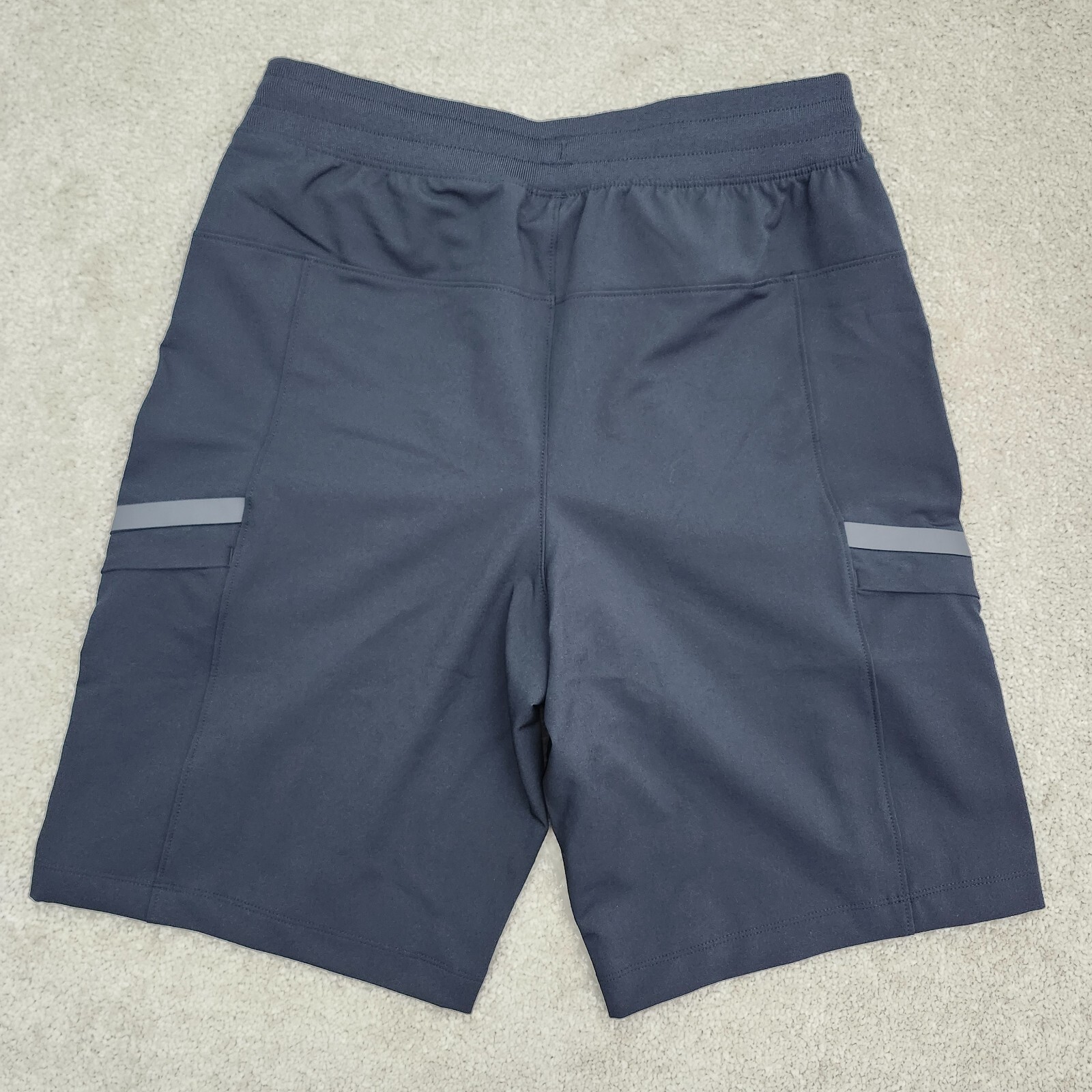 Under Armour Men Medium 9″ UA Sportstyle Elite Cargo Shorts Black 1373866
