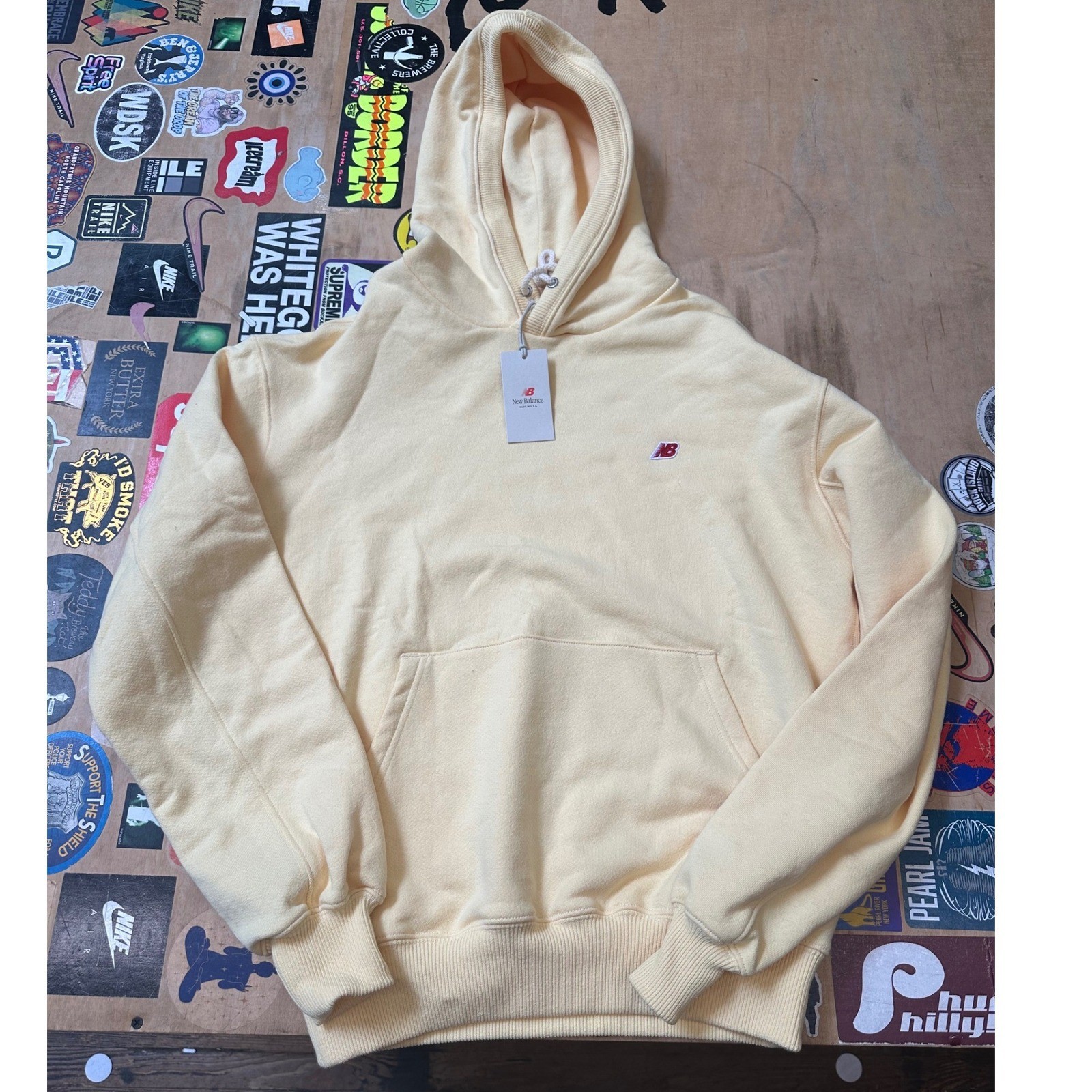 New Balance Made in USA Hoodie Pale Yellow MT41543 Mens L Hoodie Sweatshirt
