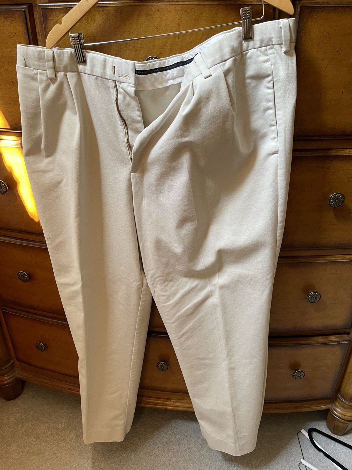Dockers Men’s Pleated Pants 42×32