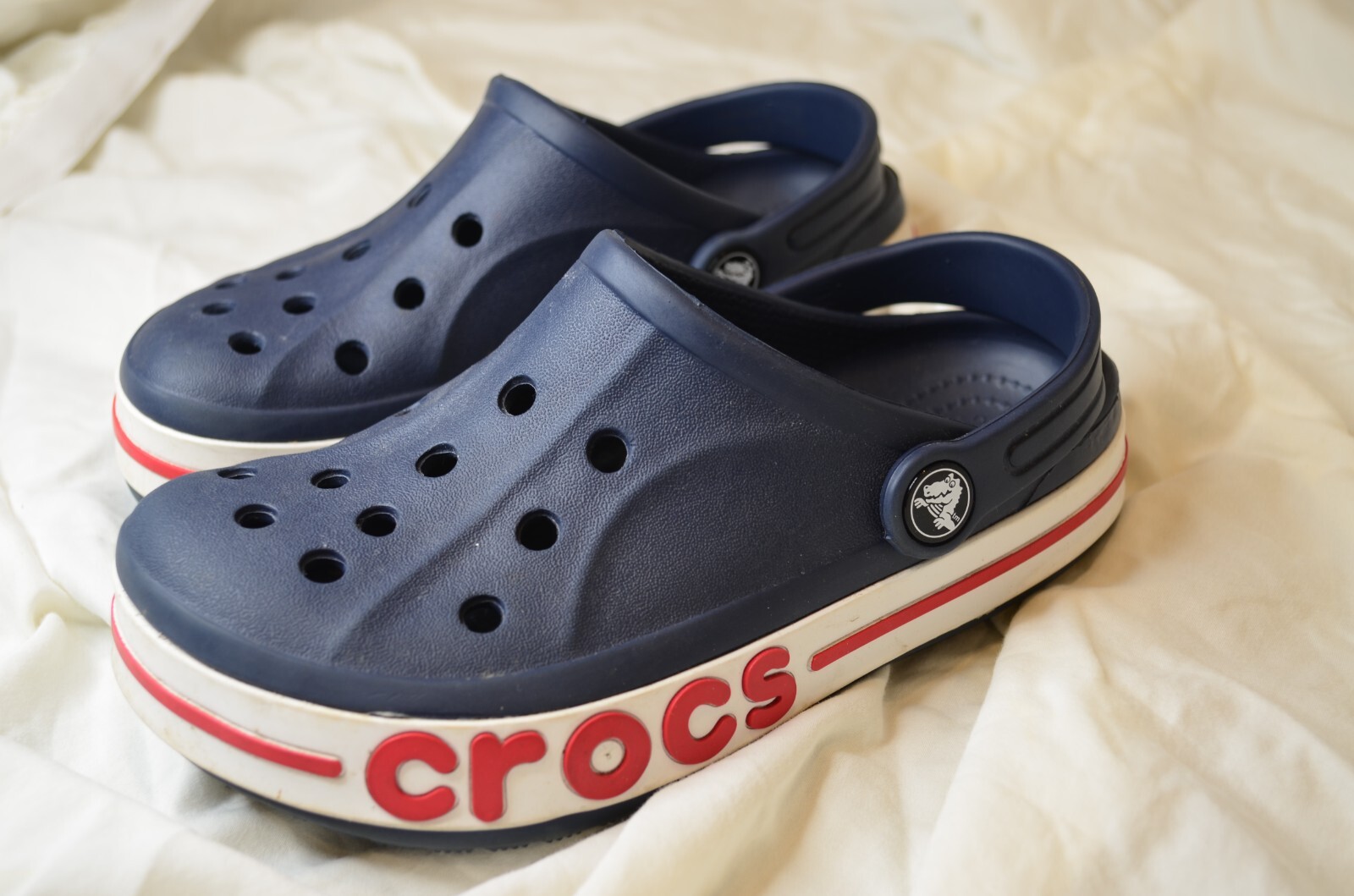 Crocs Bayaband Chevron Clogs Slip On Water NAVY/PEPPER Size J1