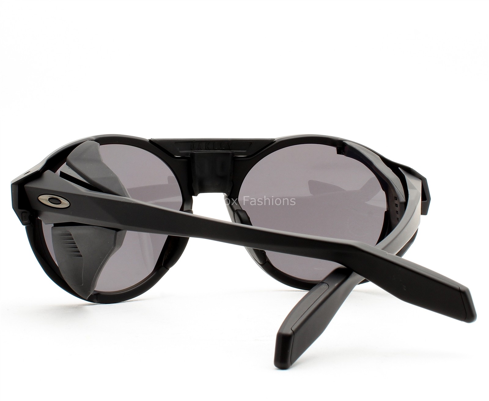 Oakley Clifden Sunglasses Matte Black Prizm Polarized OO9440-0956 with Case