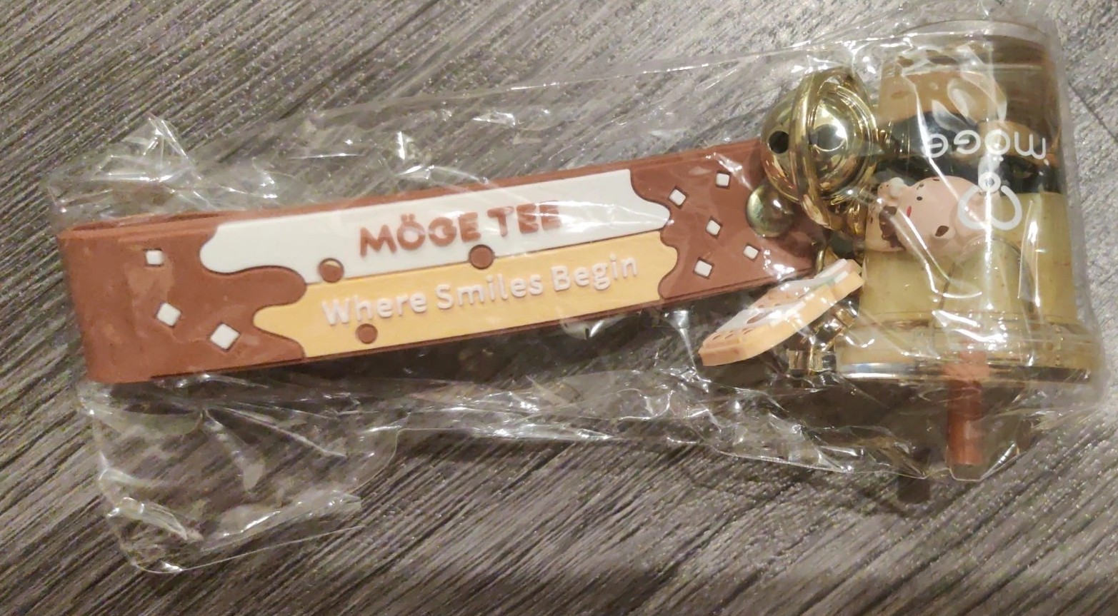 Moge Tee Boba Milk Tea Keychain Cute Bear with Moving Liquid and Boba and Bell