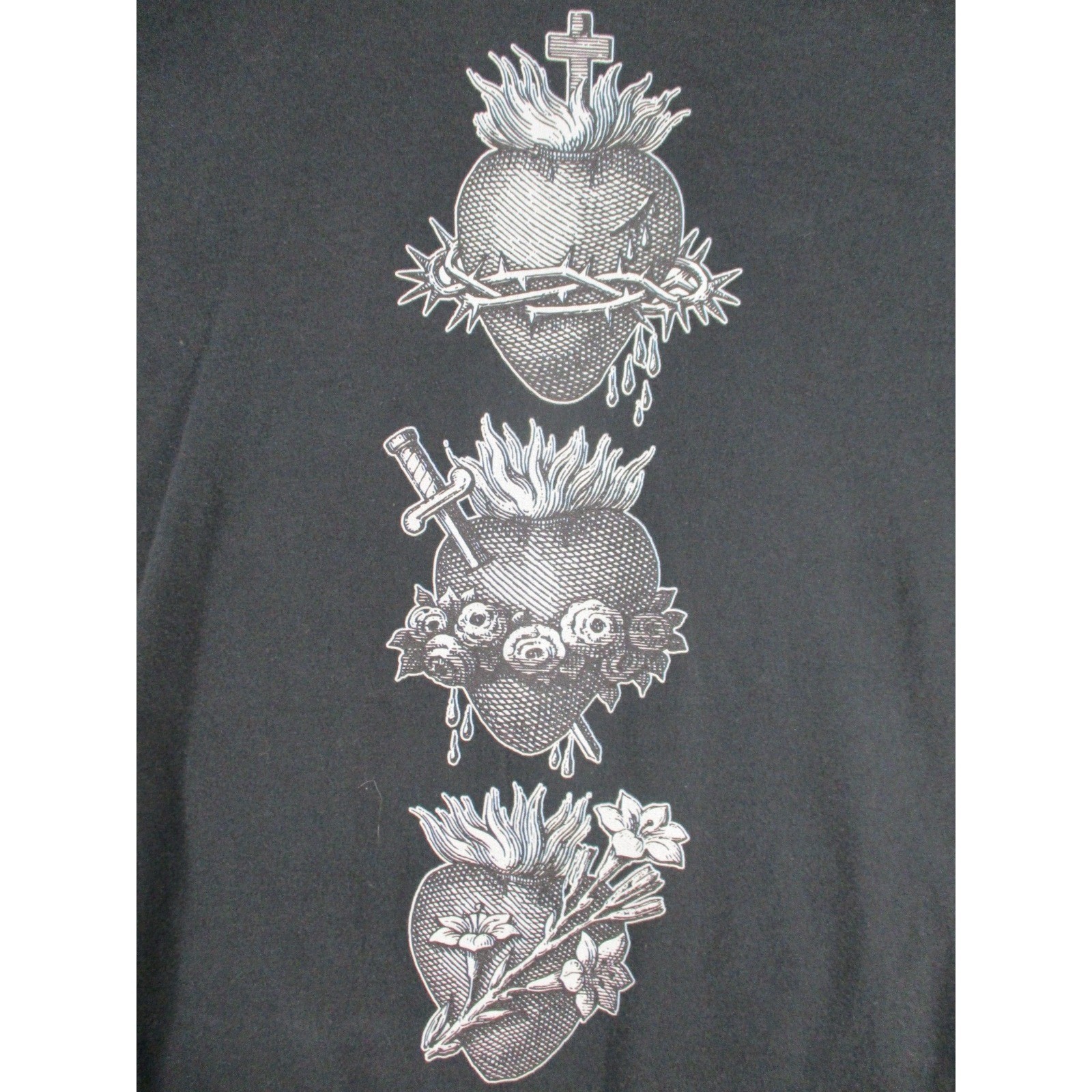 Gildan Mens Sacred Heart Graphic T-Shirt Black Cotton Religious Gothic Small