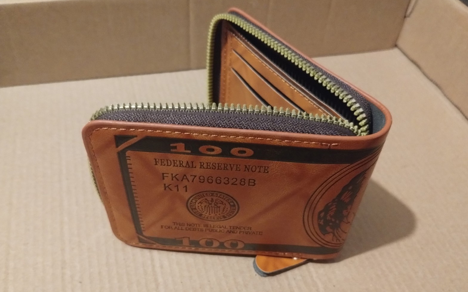 $100 Bill Money Print Bi-Fold Wallet with Zipper Closure – Novelty Accessory New