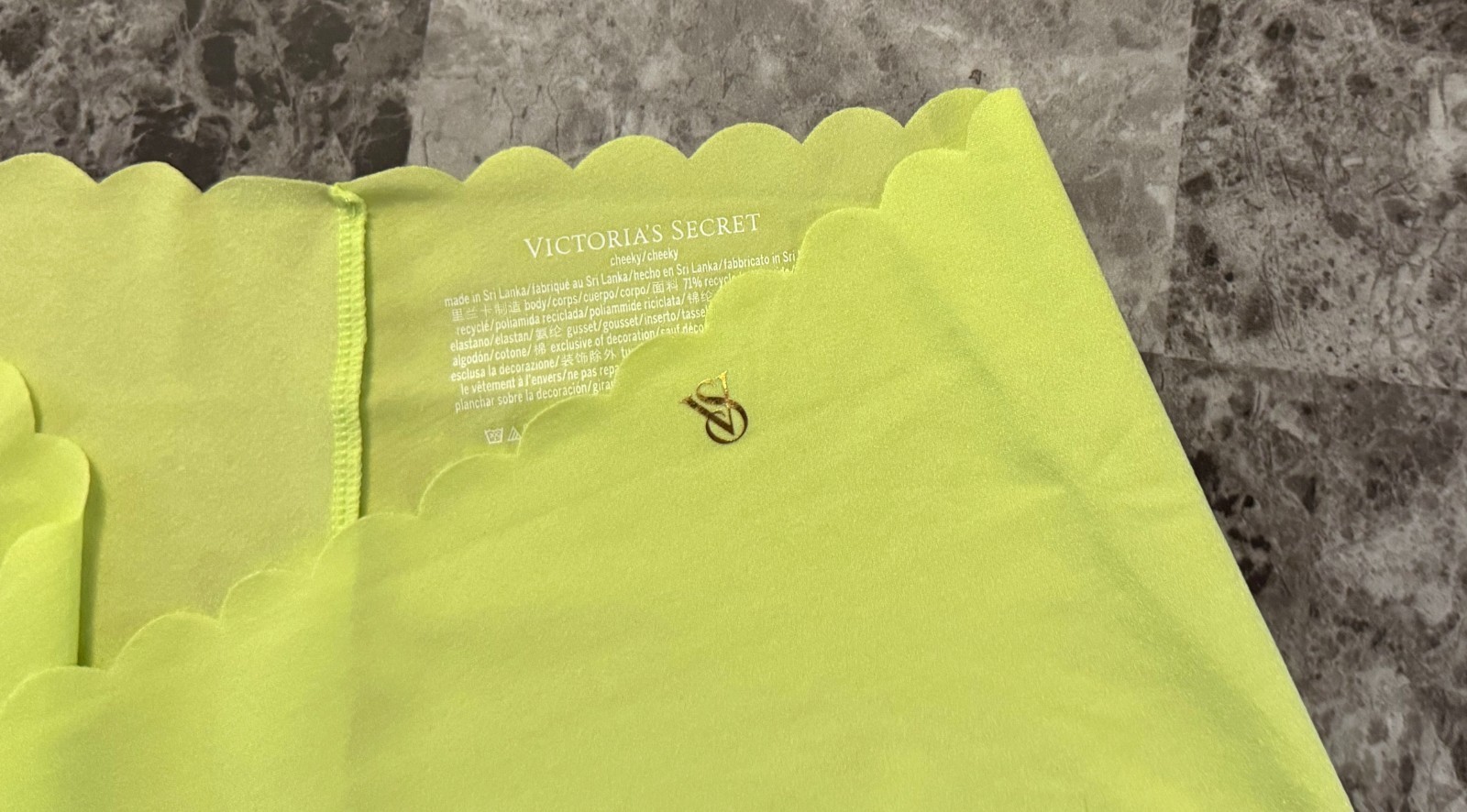 NWOT VICTORIA’S SECRET CITRON GOLD LOGO SCALLOP RAW EDGE NO SHOW CHEEKY PANTIES