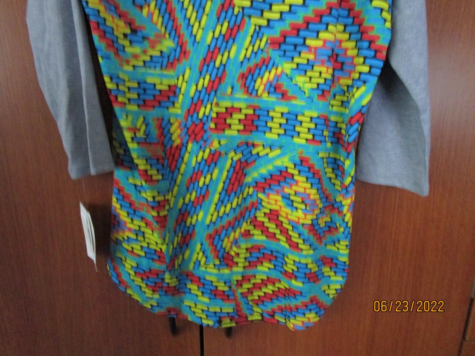 New Lularoe Ragland Randy Top Sz Medium Polyester Spandex Bust 40 Length 29 in