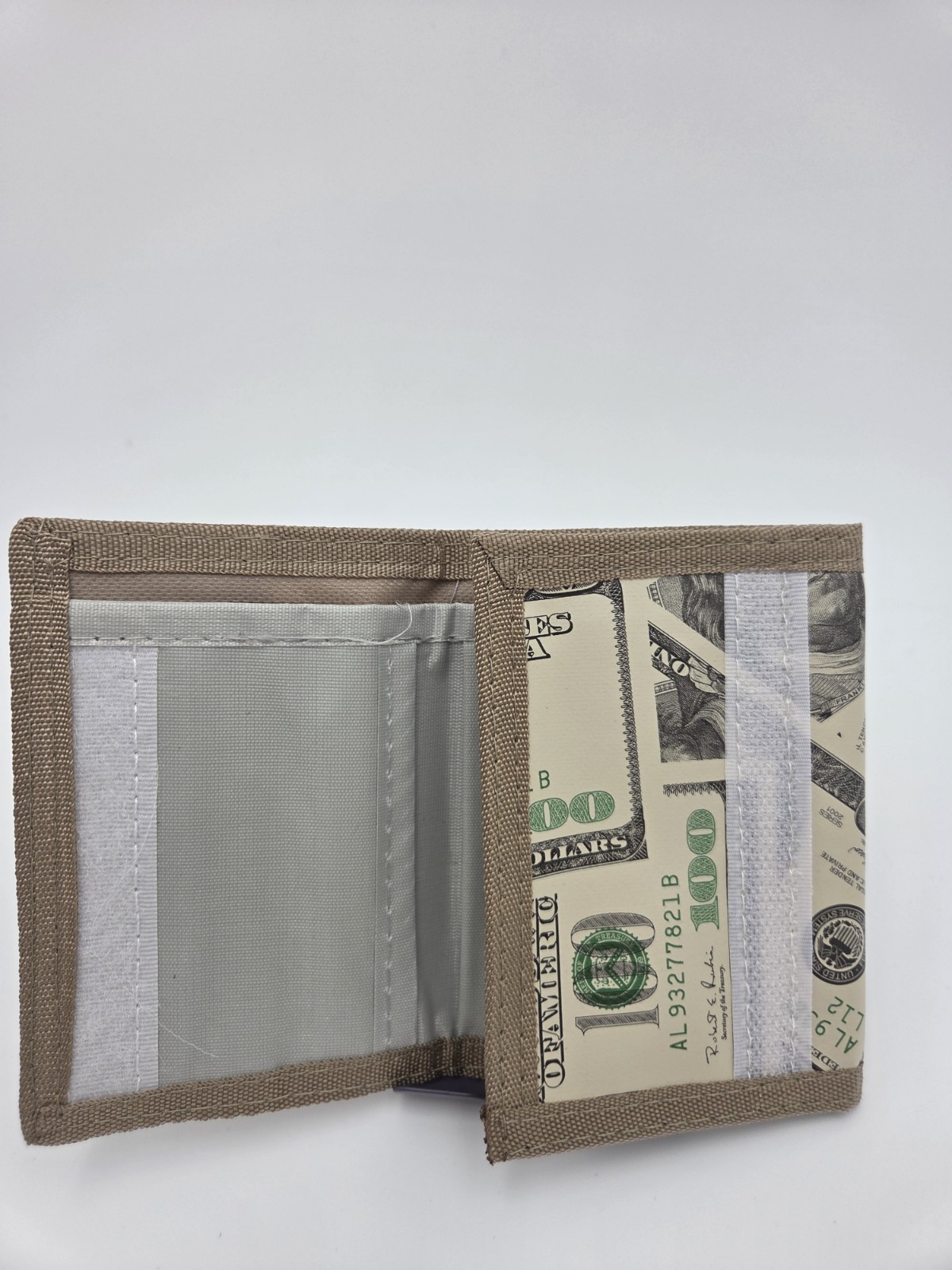 Novelty 100 Dollar Bill Tri-fold Wallet Fun Gag Gift Money Theme New
