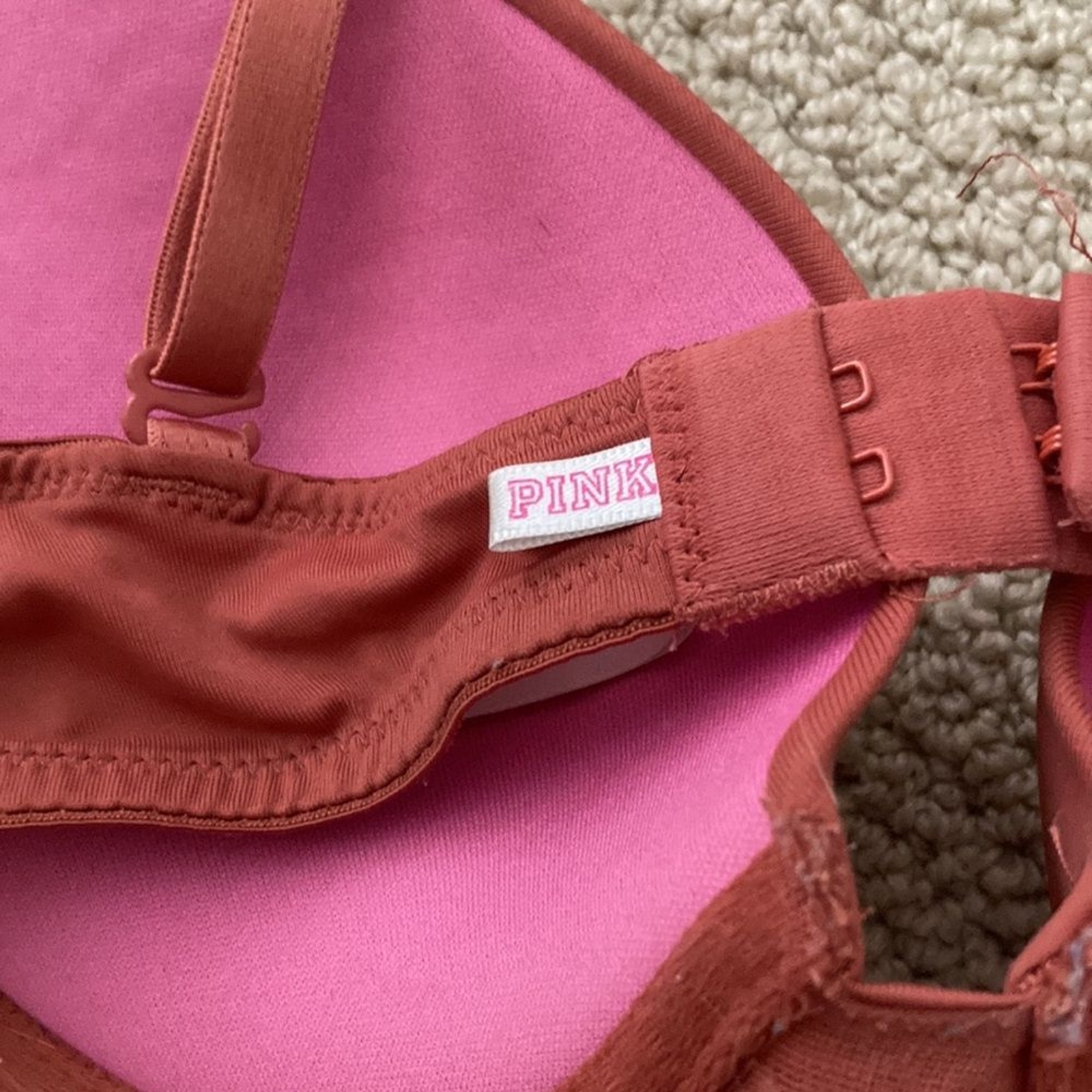 Victoria’s Secret PINK Wear Everywhere Push-Up Bra Brick Red Size 32C VEUC
