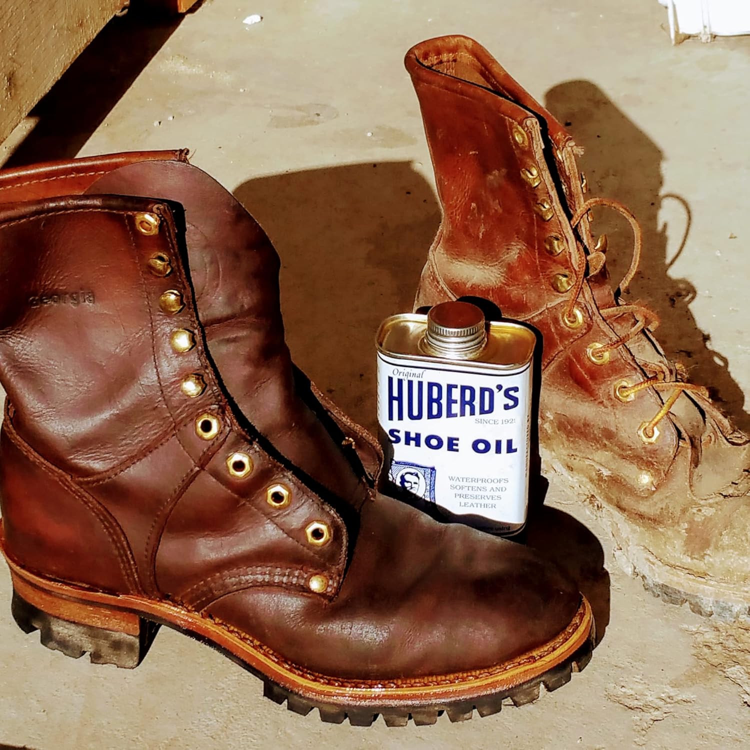 Huberd’S Shoe Oil – Leather Conditioner and Waterproofer since 1921. Easy Pour F
