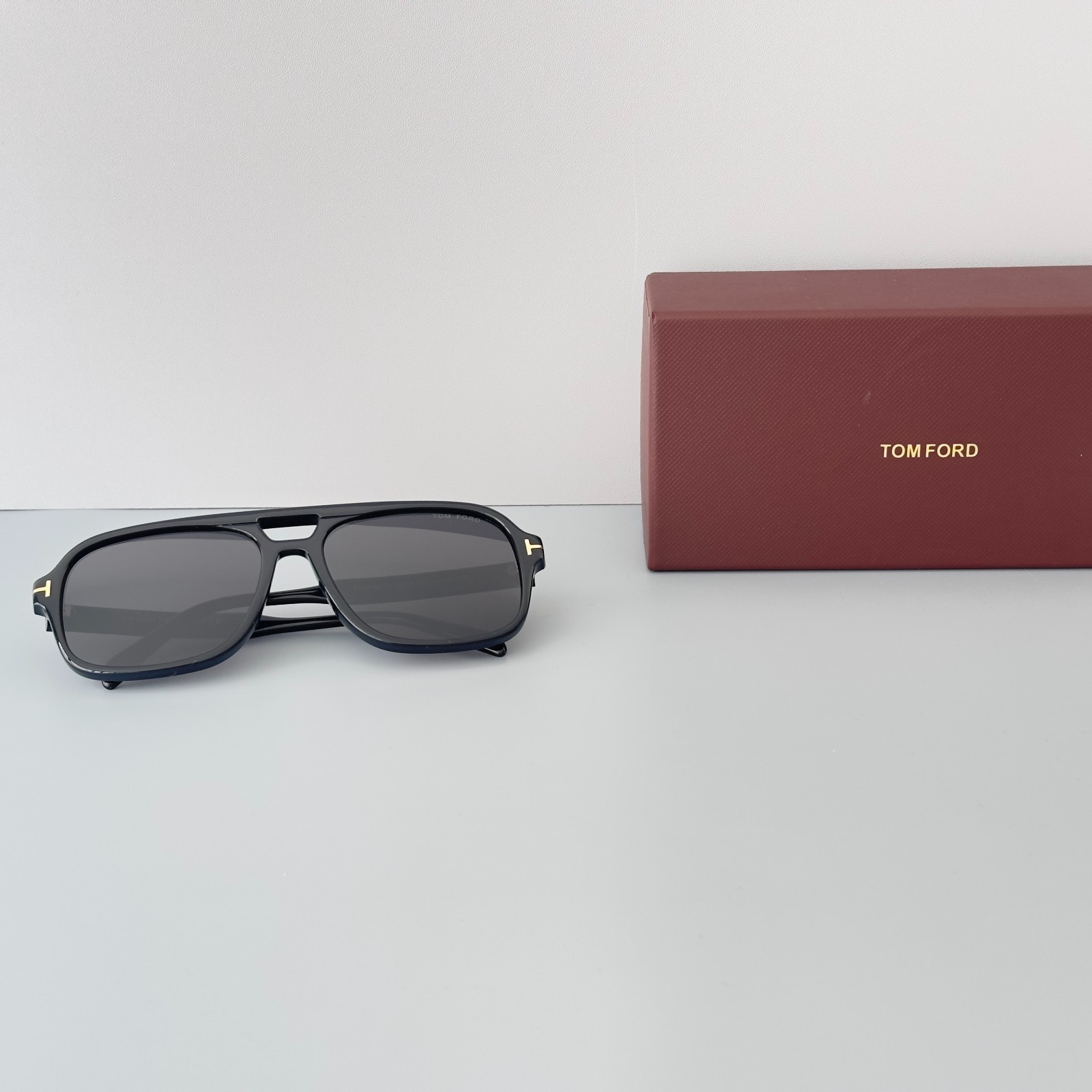 Tom Ford Falconer Sunglasses TF884 Black/Black 60-18-140mm With Case