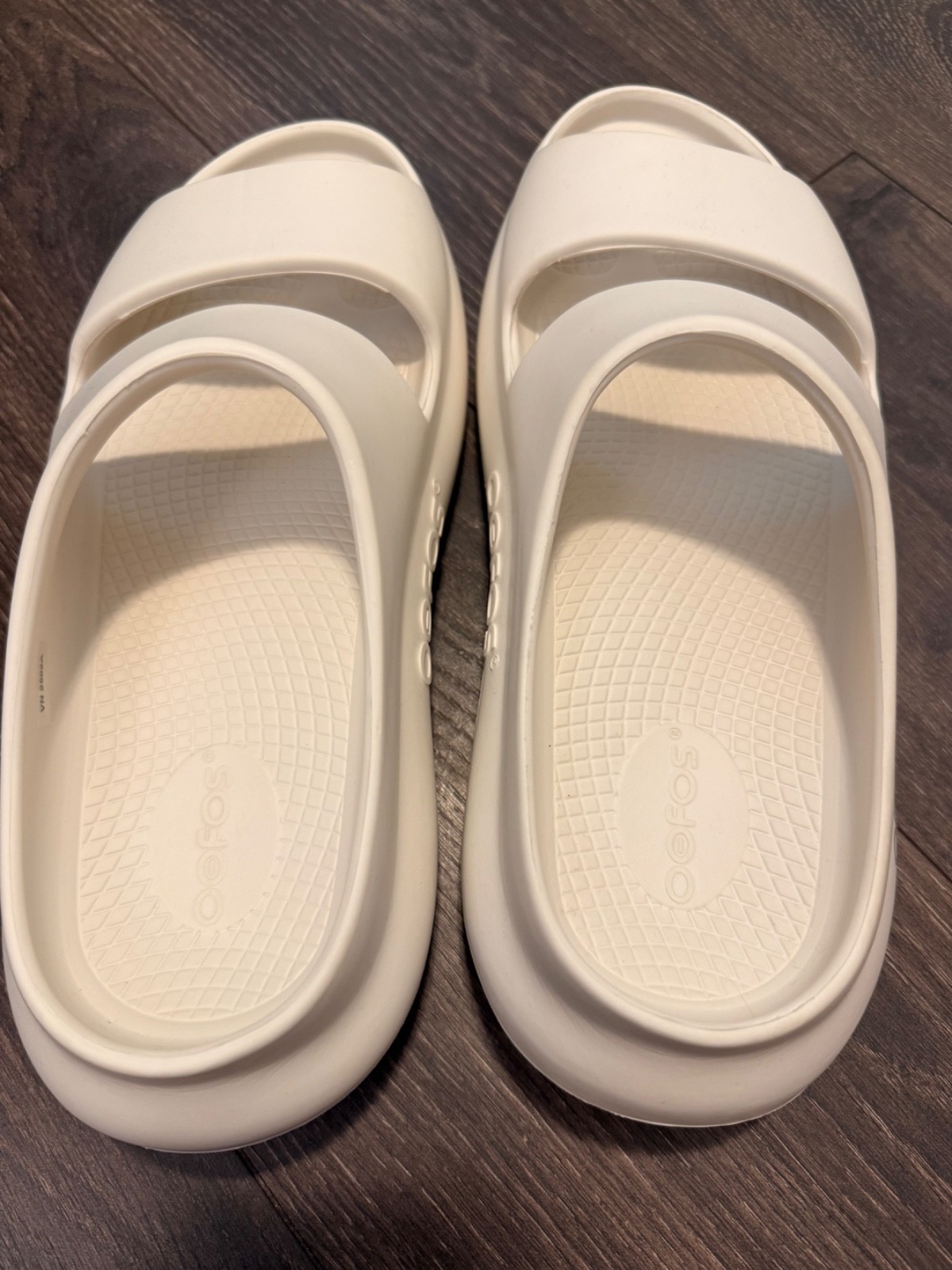 Oofos OOyea Plus Two Strap Sandal – White Chalk – Women’s 10