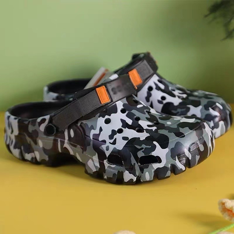 NWT Classic All Terrain Unisex Off Road Sport Camo Crocs Realtree Max-5 Clog
