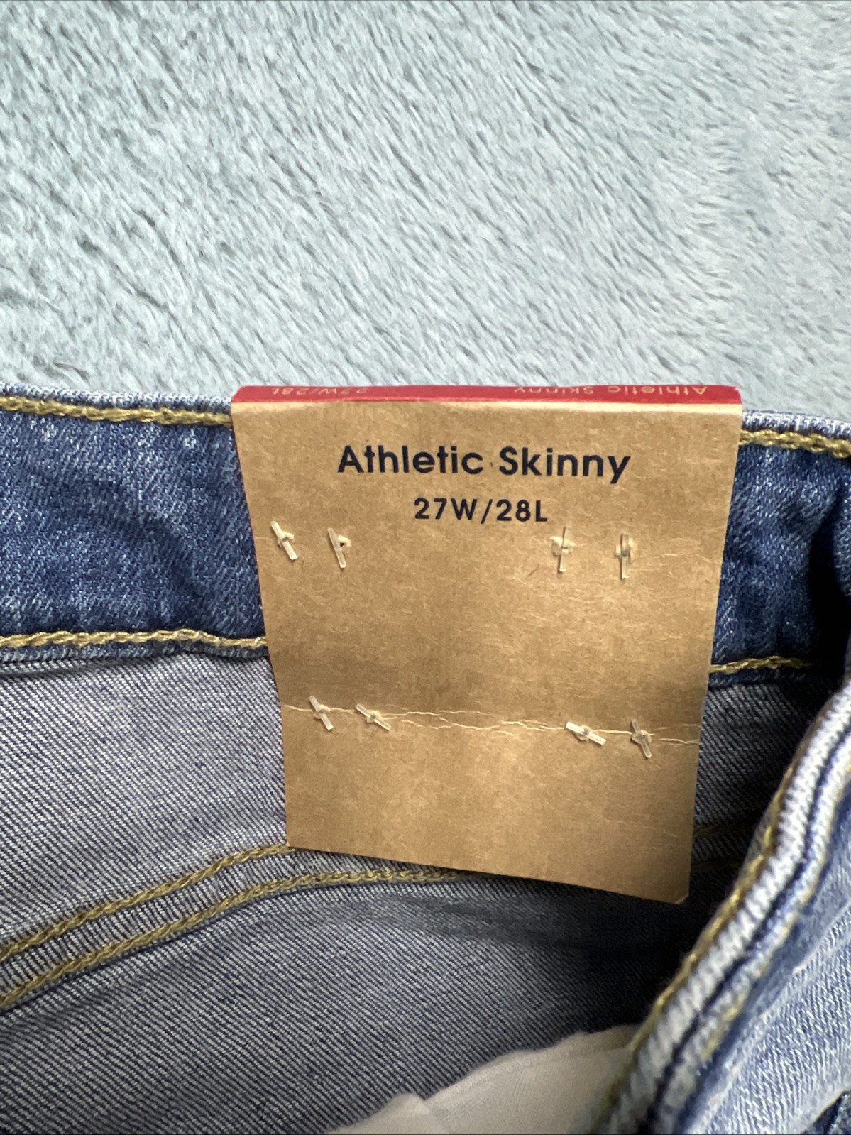 Aero Jeans Athletic Skinny Women’s 27×28 Distressed Light Wash Denim Preppy NWT