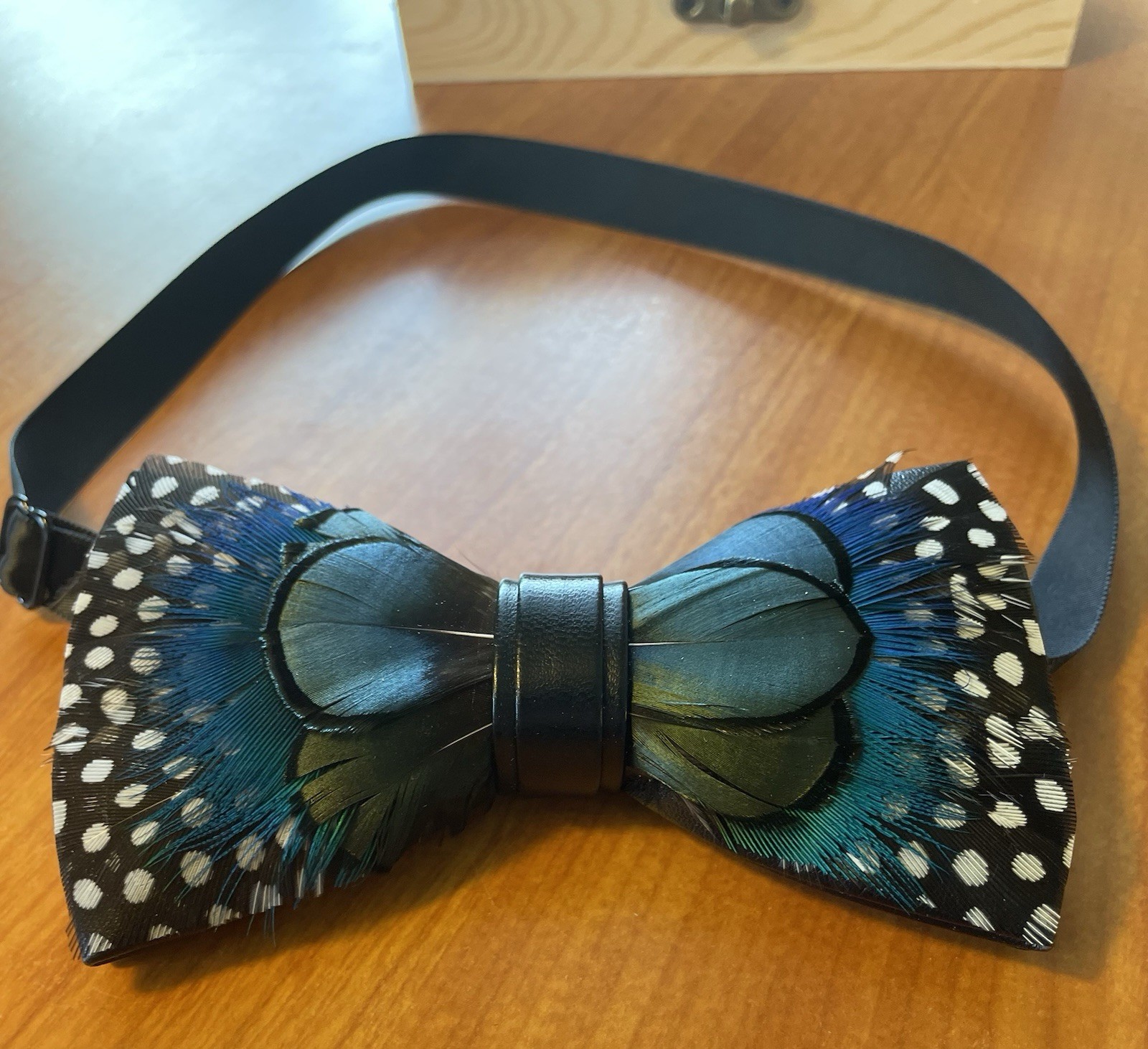 Handcrafted Bow Tie made of unique Feather Pattern New in Box
