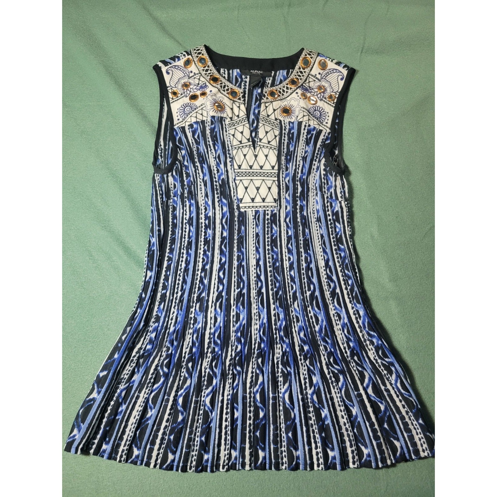 Alfani Blue and White Sleeveless Top Women’s Size 10p