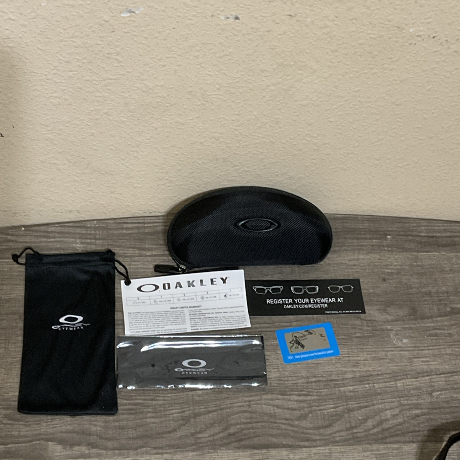 NEW Oakley 009208 Radar Ev Path Men’s Sunglasses Matte Black Frame – Prizm Lens