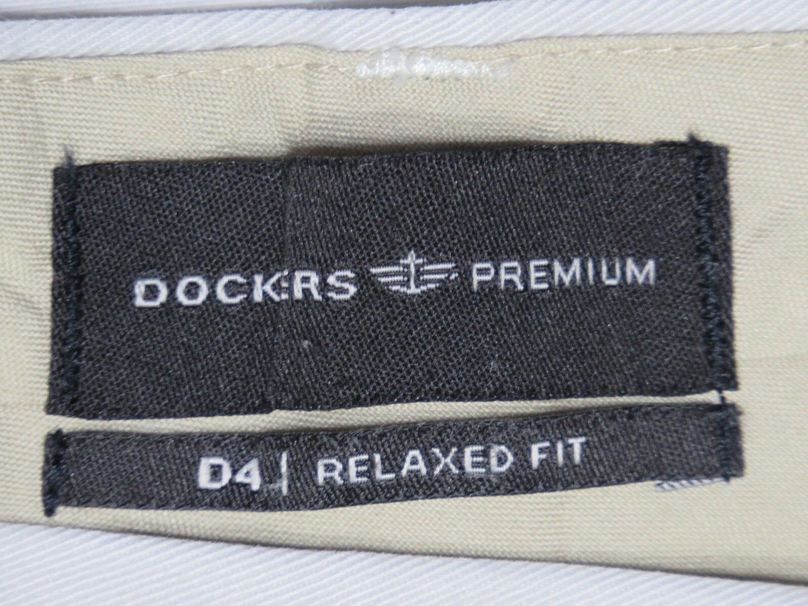 LEVIS DOCKERS PREMIUM PANT 34×30 D4 RELAXED FIT KHAKI CHINO FLAT VTG 2009 SLACKS