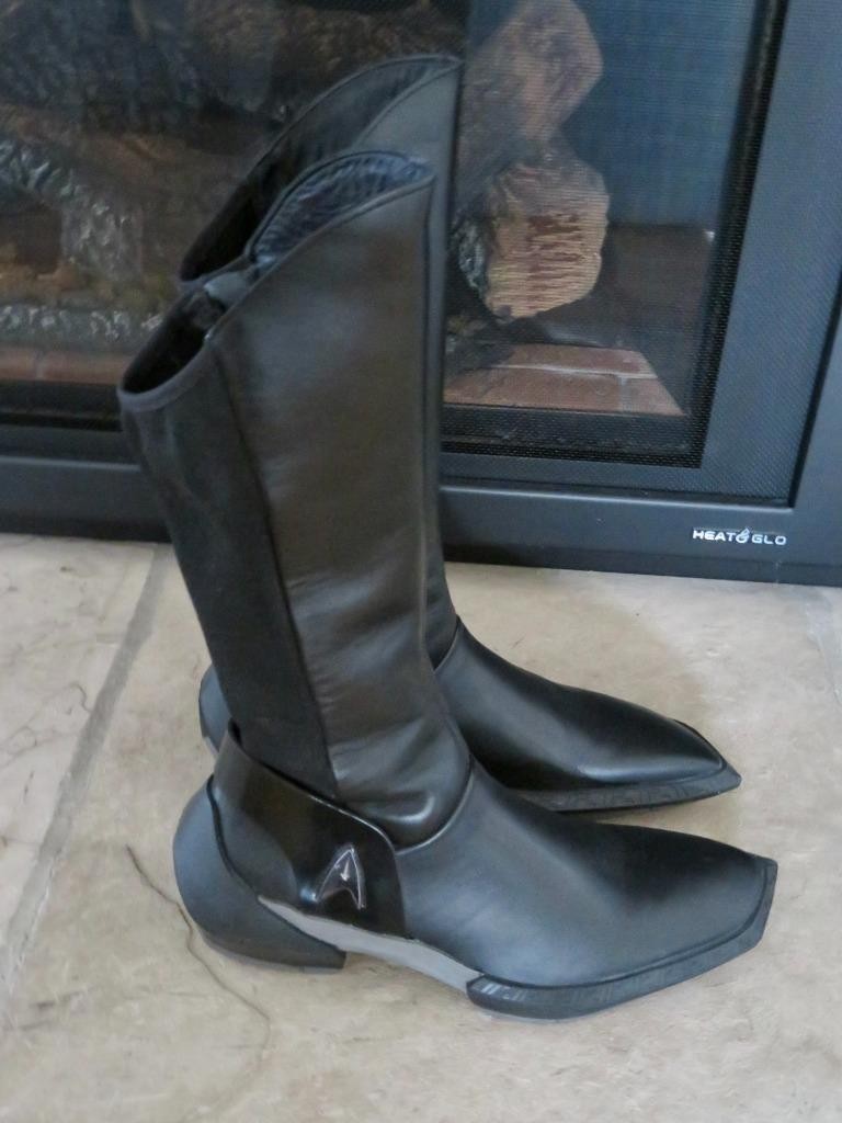JOHN FLUEVOG Manifold Starfleet Fluevog x Star Trek: Strange New Worlds W 8 M 6