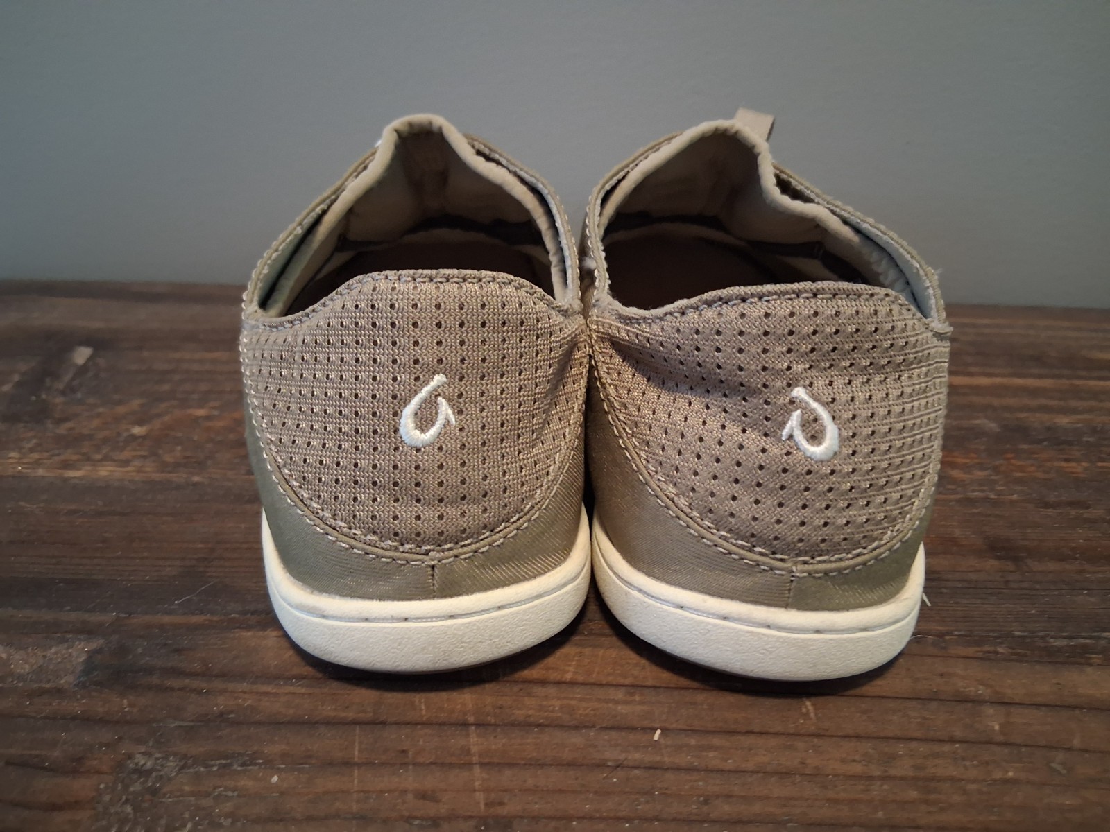 olukai nohea moku mens size 8.5 worn 1 time excellent condition