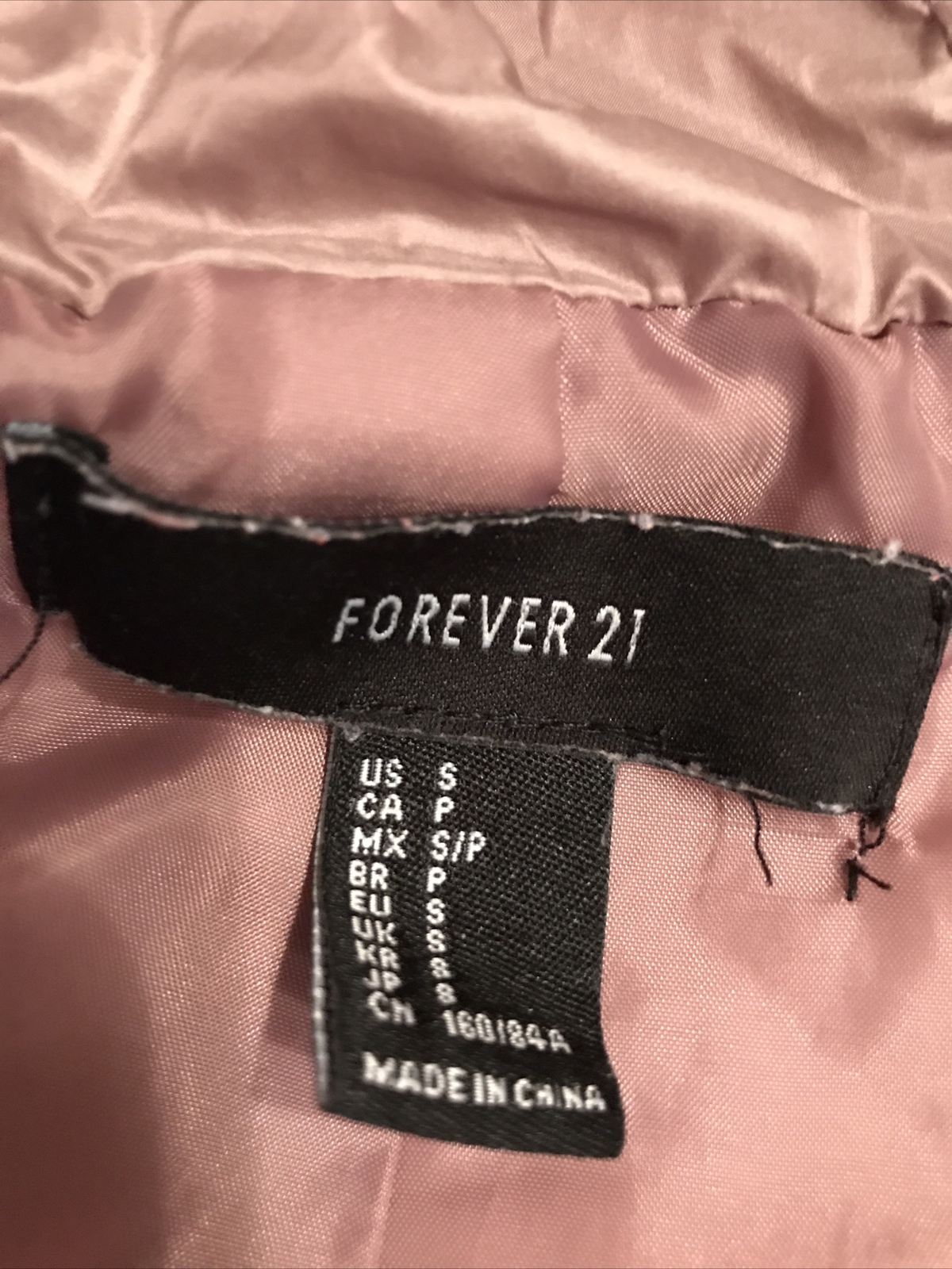 FOREVER 21 Woman’s All Seasons Lightweight puffer jacket hood pockets zip Small