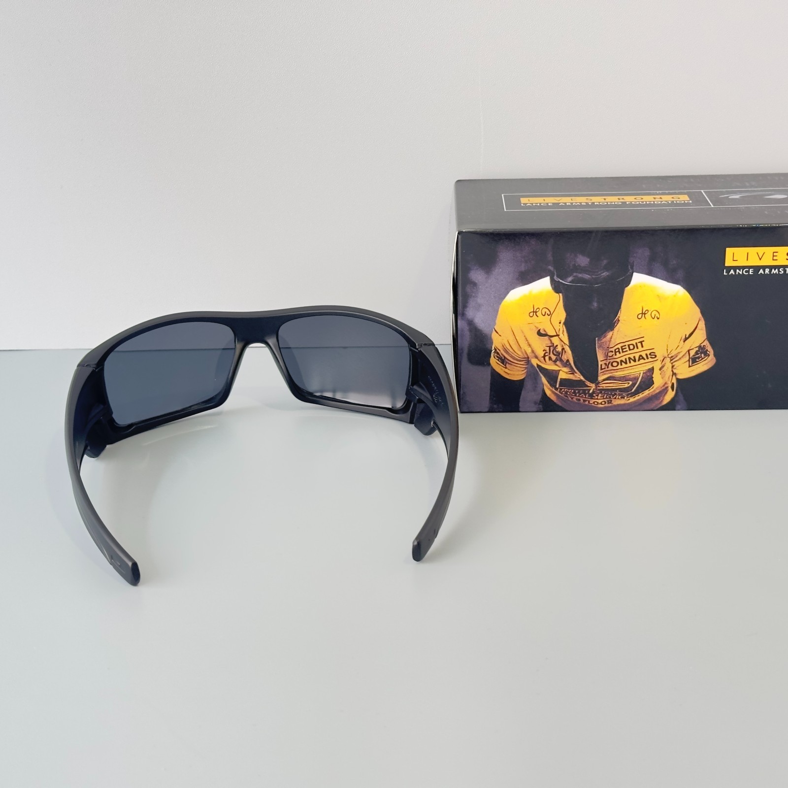 Oakley Batwolf OO9101 Polarized Sunglasses Matte Black Black Lens UV400 With Box