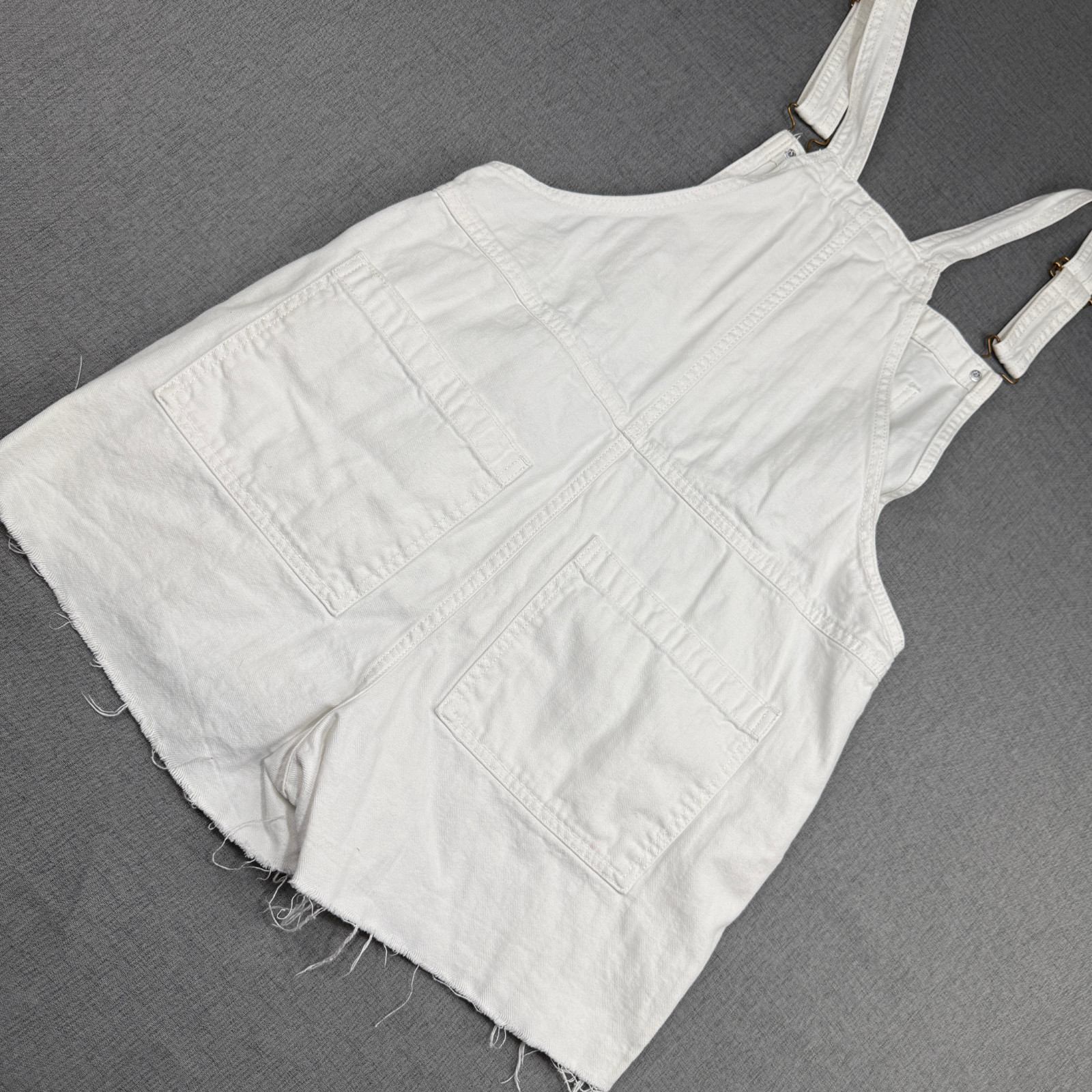 UNIVERSAL THREAD Shortalls Womens 8 White Cotton Denim Raw Hem Bib Overalls